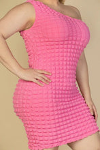 Load image into Gallery viewer, Plus Size Bubble Fabric One Shoulder Bodycon Mini Dress
